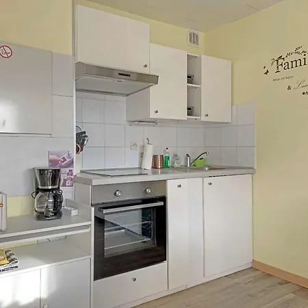 Appartement Avec Balcon, Proche Et Commerces - Fr-1-646-37 *